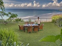 Villa The Luxe Bali, Esszimmer mit Meerblick